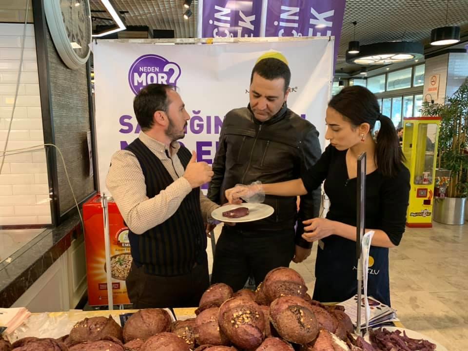 Mor Ekmek Vatandaşlardan Büyük İlgi Görüyor